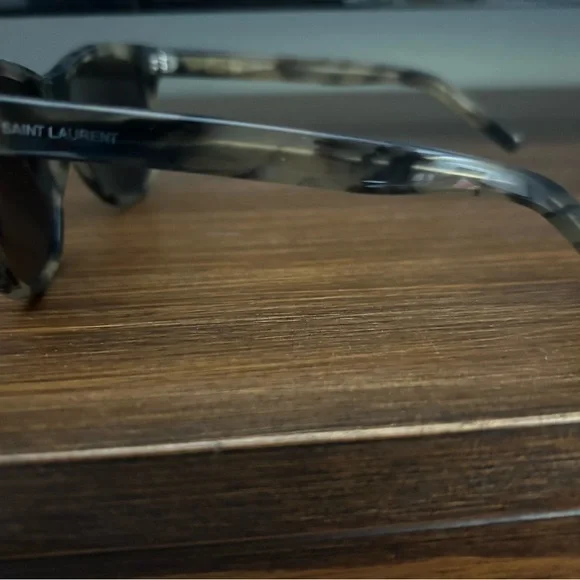 YSL Saint Laurent women’s sunglasses - Picture 2 of 12